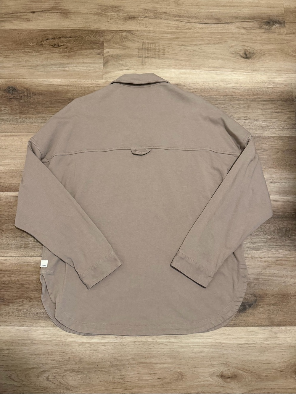 Vuori Womens Mackenzie Cropped Shirt Jacket Beige Cotton Relaxed Fit M-L-EUC - Picture 2 of 8